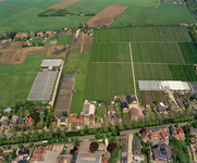 85599 Luchtfoto van het tuinbouwgebied in de polder Langerak te Utrecht, uit het zuiden; op de voorgrond de Leidsche ...